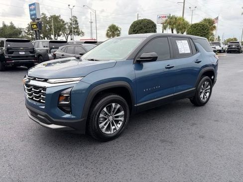 Used 2025 Chevrolet Equinox LT FWD image 3