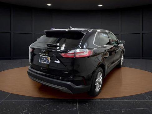 Certified 2024 Ford Edge SEL AWD/4WD image 6