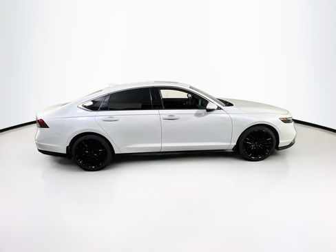 Used 2023 Honda Accord Touring image 4
