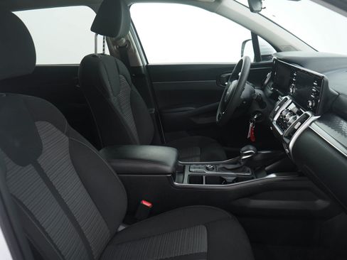 Used 2023 Kia Sorento LX image 12