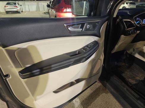 Used 2021 Ford Edge Titanium w/ Equipment Group 301A image 5