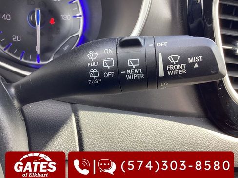 Used 2023 Chrysler Pacifica Touring-L image 29