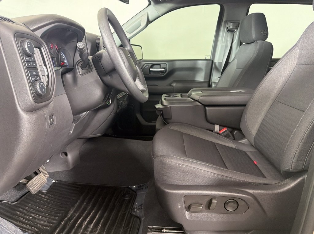 Used 2023 Chevrolet Silverado 1500 Custom Trail Boss w/ LPO, Dark Essentials Package AWD/4WD image 18