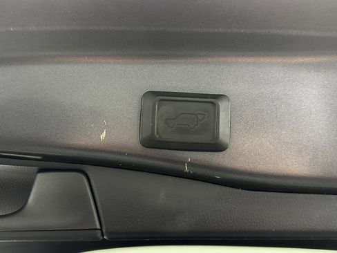 Used 2020 Toyota RAV4 XLE w/ Convenience Package image 29