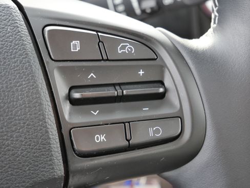 Certified 2023 Hyundai Venue SEL w/ Cargo Package image 30