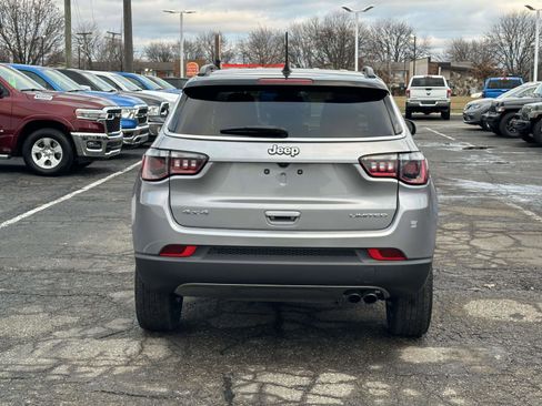 Certified 2022 Jeep Compass Limited image 5