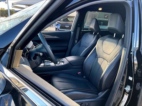 Certified 2025 INFINITI QX60 Luxe w/ Black Edition image 37