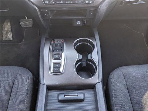 Used 2022 Honda Pilot Sport image 12