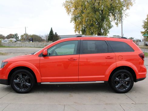 Used 2019 Dodge Journey Crossroad w/ Popular Equipment Group image 3