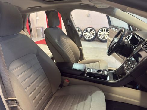 Used 2019 Ford Fusion SE image 21