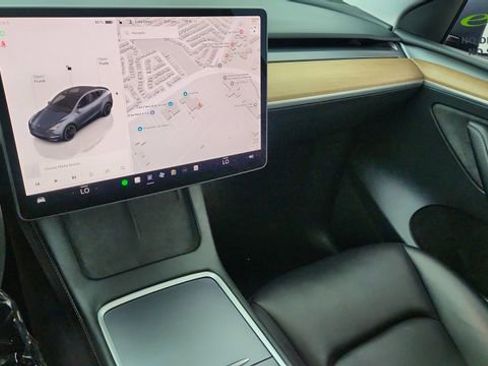 Used 2023 Tesla Model Y Performance image 43