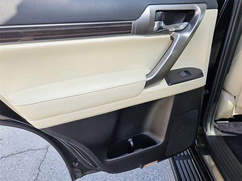 Used 2022 Lexus GX 460 Premium image 28
