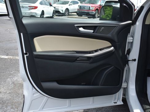Used 2024 Ford Edge SE AWD/4WD image 11