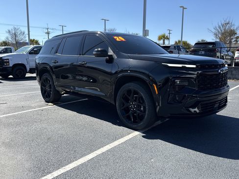 Certified 2024 Chevrolet Traverse RS image 3