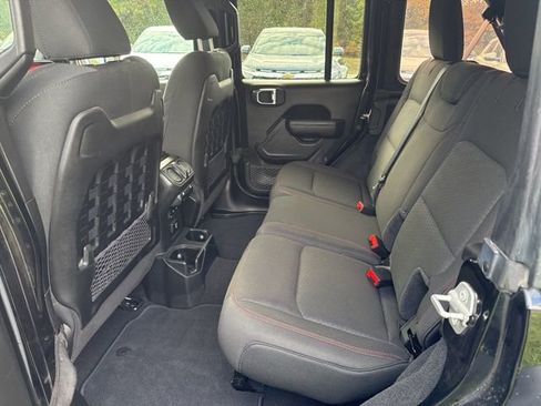 Used 2022 Jeep Wrangler Unlimited Rubicon AWD/4WD image 15