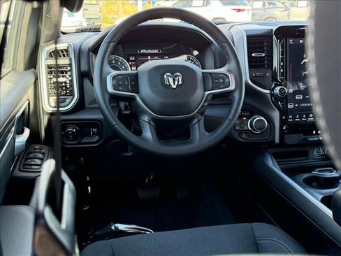 Used 2023 RAM 1500 Big Horn AWD/4WD image 9