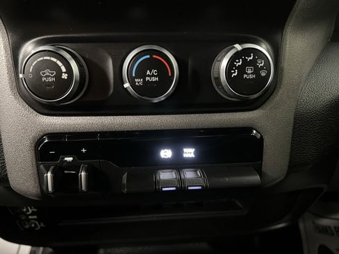 Used 2022 RAM 2500 Tradesman w/ Chrome Appearance Group image 38