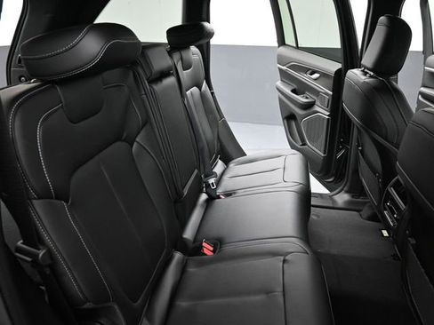 New 2026 Jeep Grand Cherokee Limited w/ Limited Altitude Package AWD/4WD image 22