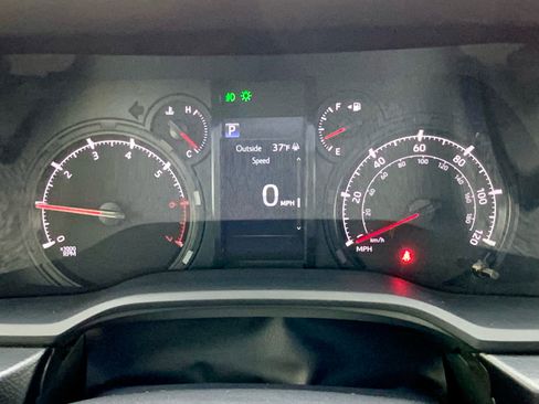 Used 2022 Toyota 4Runner SR5 Premium image 39