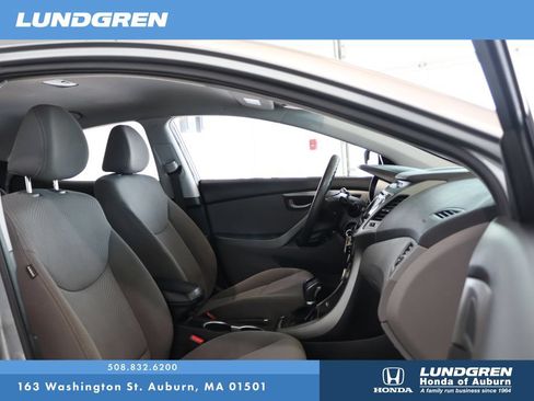 Used 2015 Hyundai Elantra SE w/ Option Group 02 FWD image 14