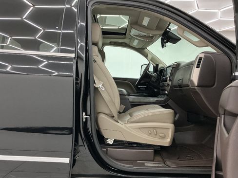 Used 2016 GMC Sierra 2500 Denali w/ Duramax Plus Package AWD/4WD image 17