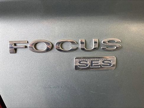 Used 2005 Ford Focus ZX4 Sedan FWD image 37