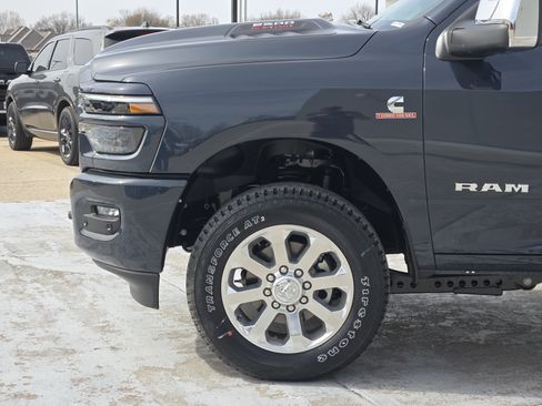 New 2026 RAM 2500 Laramie w/ Sport Appearance Package AWD/4WD image 5