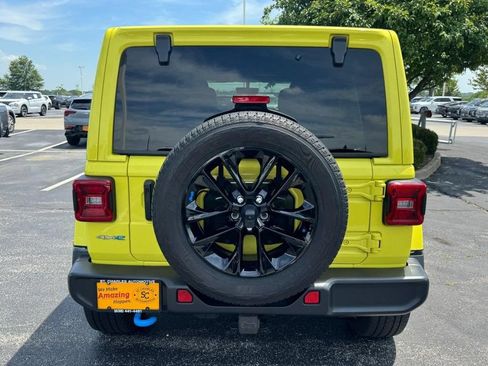 Used 2023 Jeep Wrangler Unlimited Sahara w/ Cold Weather Group AWD/4WD image 4