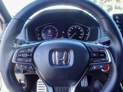 Used 2022 Honda Accord Sport image 12