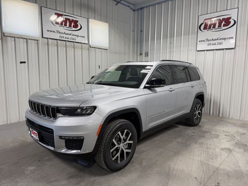 New 2025 Jeep Grand Cherokee L Limited image 17