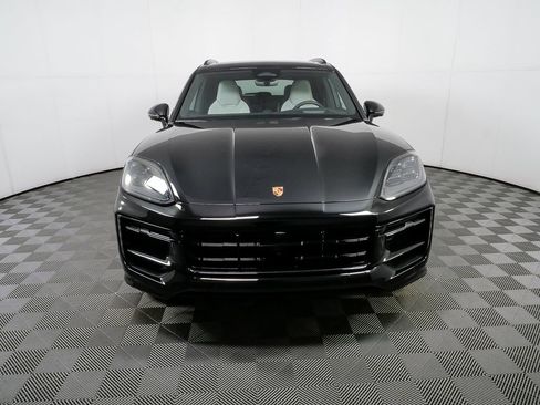 New 2026 Porsche Cayenne GTS image 39