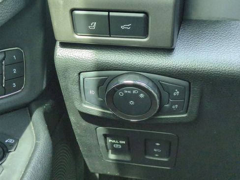 Used 2019 Ford Expedition XLT w/ Equipment Group 202A image 28