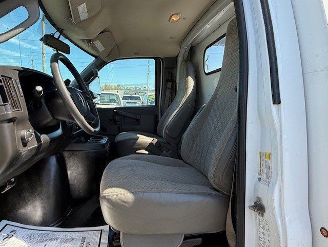 Used 2019 Chevrolet Express 3500 RWD image 16