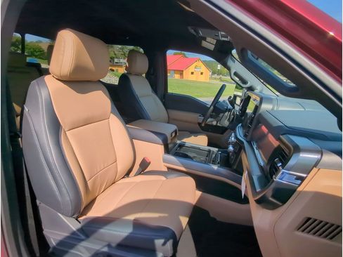 Used 2026 Ford F250 Lariat w/ Black Appearance Package image 29