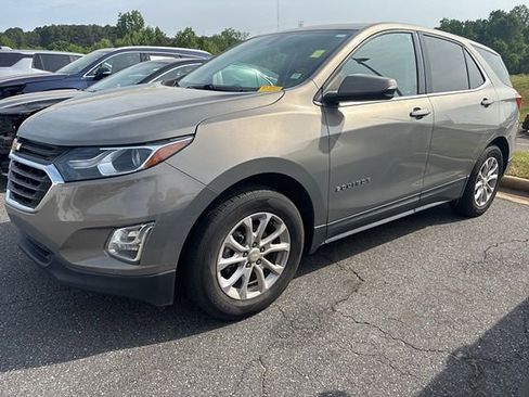 Used 2018 Chevrolet Equinox LT FWD image 1