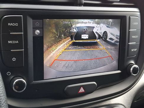 Used 2022 Kia Soul LX image 14