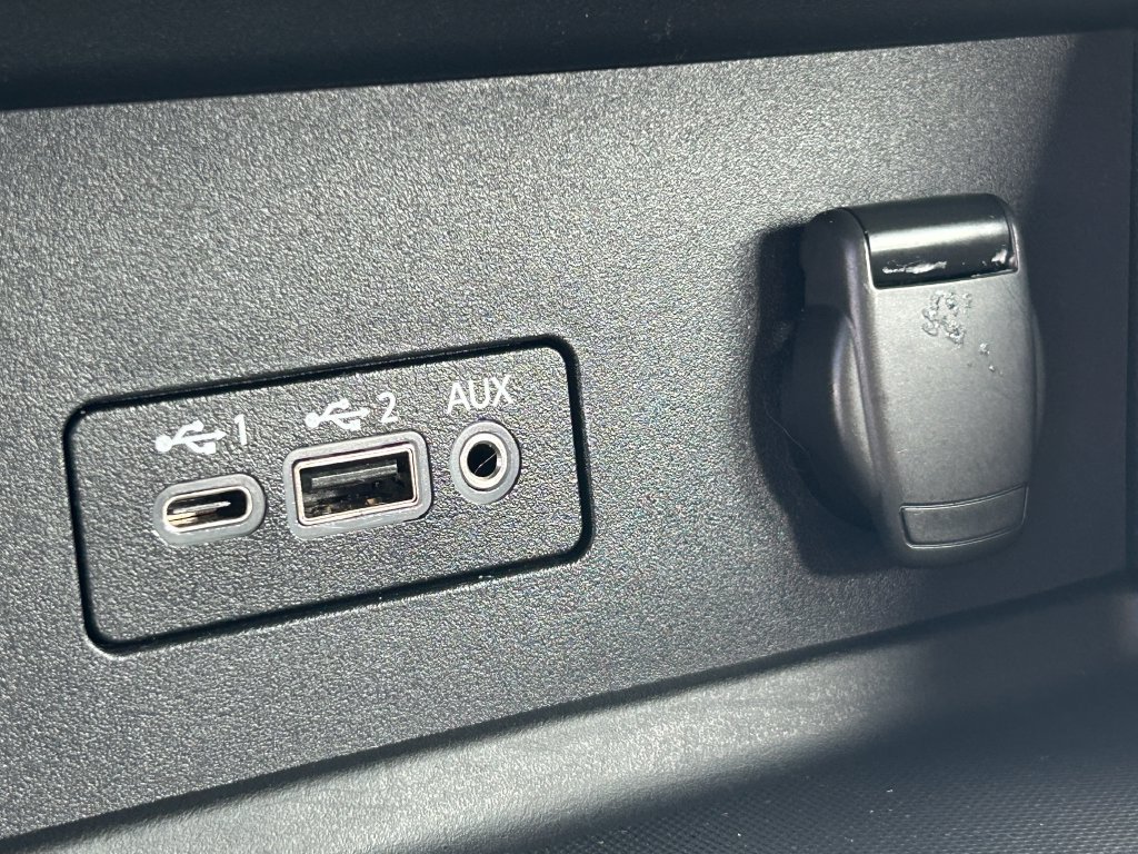 Used 2023 Nissan Sentra SV FWD image 16
