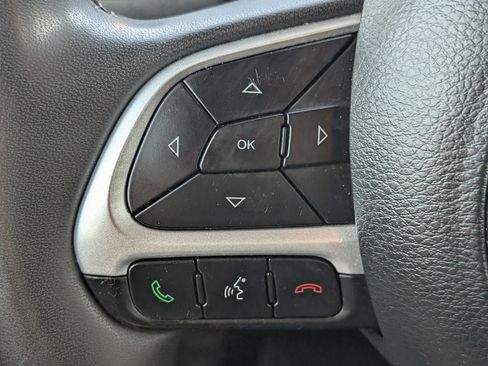 Used 2019 Jeep Renegade Latitude image 13