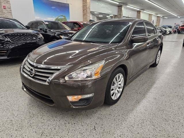 Used 2014 Nissan Altima 2.5 FWD image 2