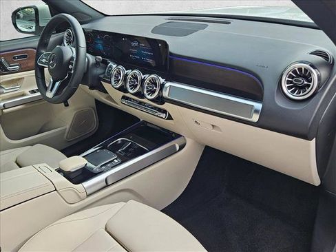 Used 2023 Mercedes-Benz EQB 300 4MATIC w/ Exclusive Package image 22