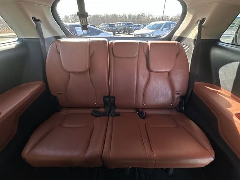 Used 2024 Kia Carnival SX image 23