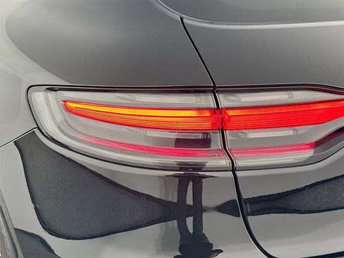 Certified 2023 Porsche Macan S w/ Premium Package Plus image 16