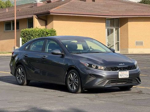 Used 2024 Kia Forte LXS w/ LXS Technology Package FWD image 3