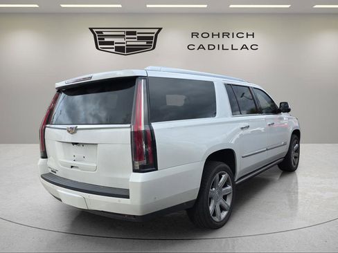 Used 2019 Cadillac Escalade ESV Premium Luxury image 5