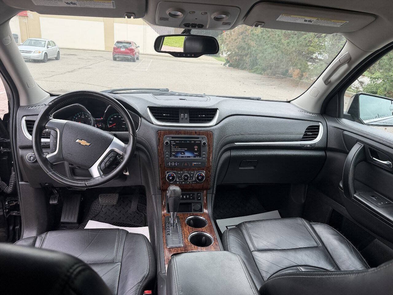 Used 2014 Chevrolet Traverse LT FWD image 12