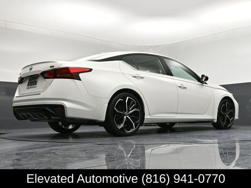 Used 2023 Nissan Altima 2.5 SR w/ SR Premium Package image 30