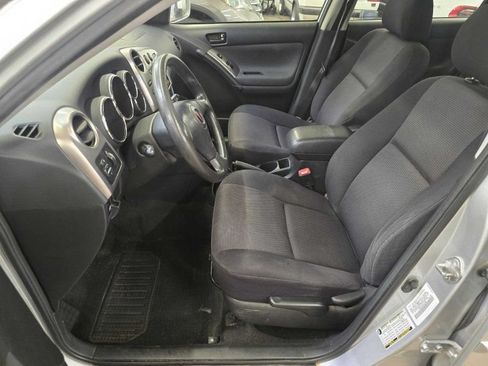 Used 2007 Pontiac Vibe w/ Sun And Sound Package FWD image 9