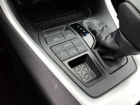 Used 2025 Toyota RAV4 LE image 24