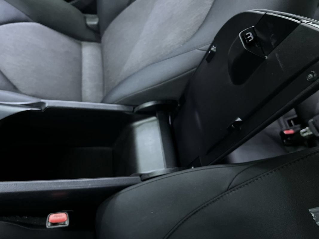 Used 2019 Toyota Camry LE FWD image 24
