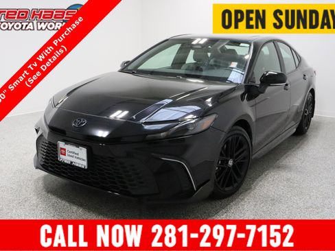 Certified 2025 Toyota Camry SE image 1